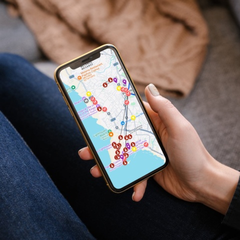 mapa z planem zwiedzania Cypru na telefonie