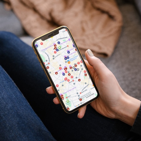 mapa atrakcji turystycznych w Mediolanie w google maps na telefonie