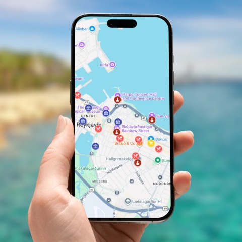 mapa atrakcji turystycznych Islandii w google maps na telefonie