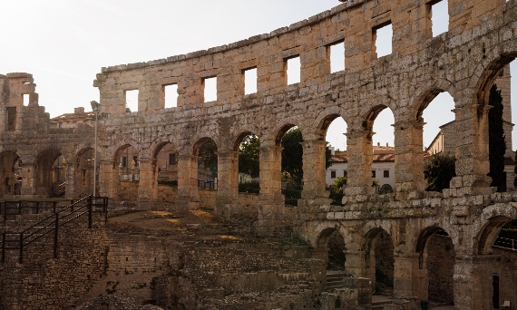 Co zobaczyć w Puli? Kompletny przewodnik po zabytkach w 2026 roku